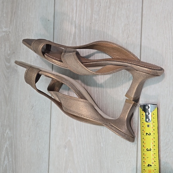 Donald J. Pliner Women's Bronze Gold Heeled Sandals Loop Toe Shoes Sz 7.5M - Picture 8 of 12